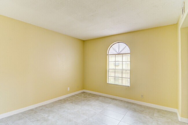Building Photo - 2980 Juniper Hills Blvd