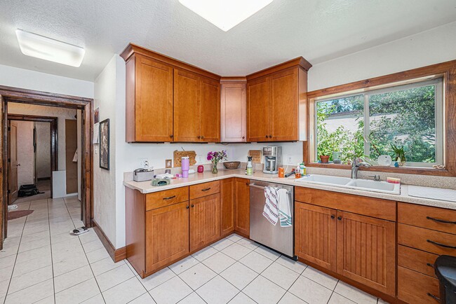 Building Photo - 2Bed/1Bath Duplex in Platte Park