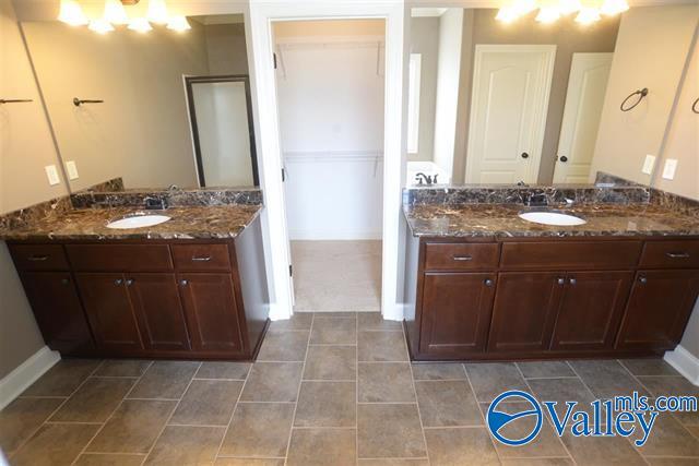 Building Photo - 15047 Lakeside Trail SW
