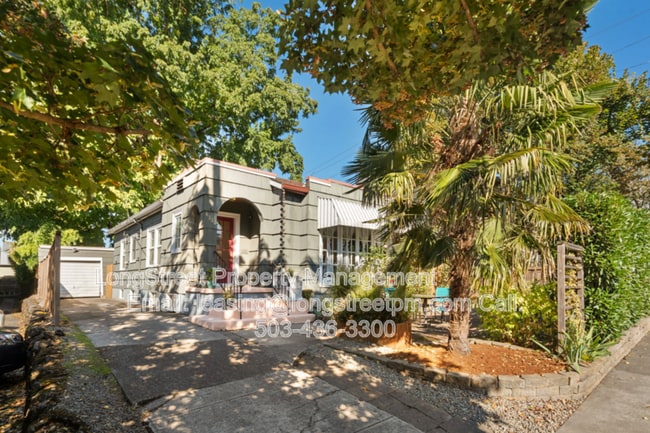 Building Photo - 4115 SE Gladstone St