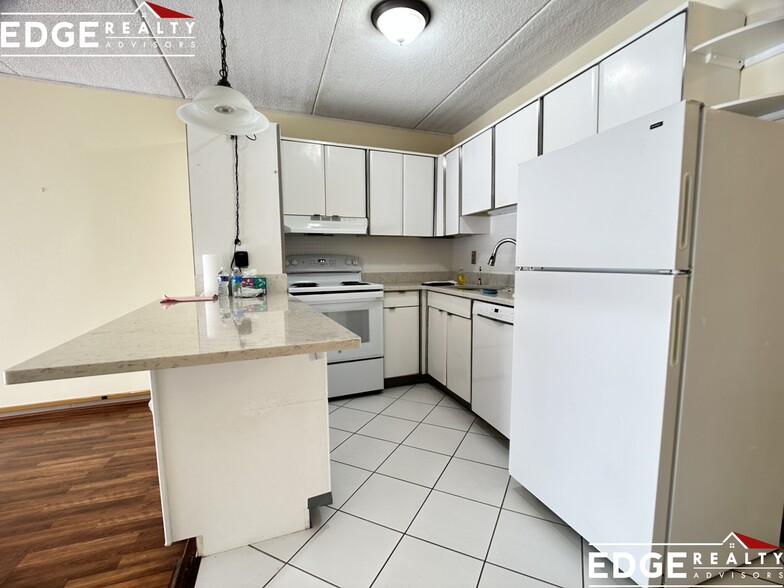 Primary Photo - 200 Swanton St