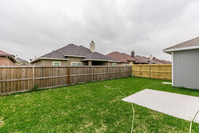 Building Photo - 3726 Ahuja-  3/bedroom 2/bath $2100/month