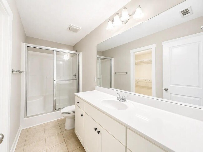 Building Photo - 722 Elmbrook Dr