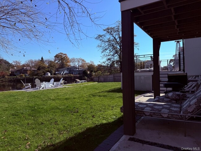 Building Photo - 640 Derby Ave