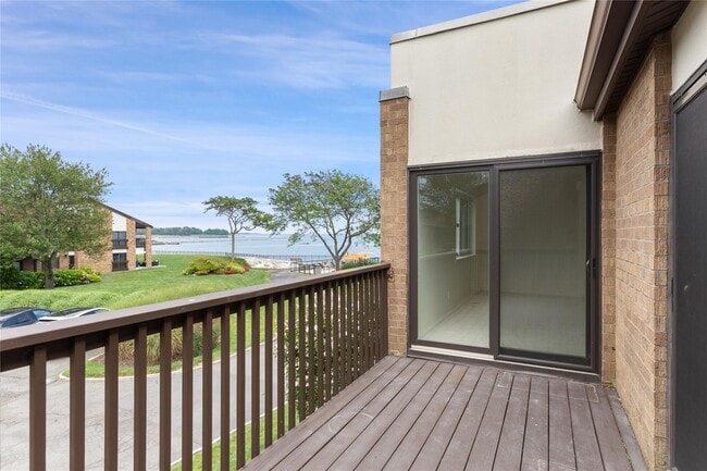 Building Photo - 55 Waters Edge