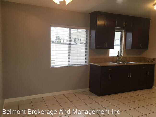 Building Photo - 445 Ximeno Ave