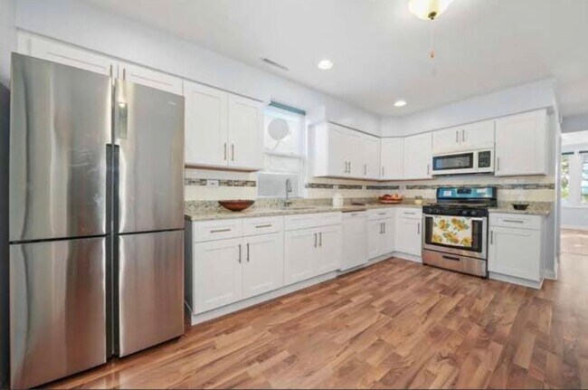 Building Photo - 4316 W 31st St