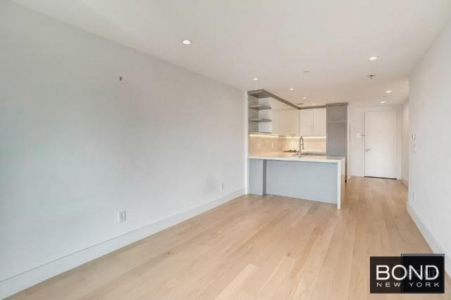 Building Photo - 1 bedroom in Long Island City NY 11102