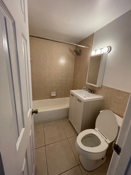 Building Photo - 1539 Magnolia Dr