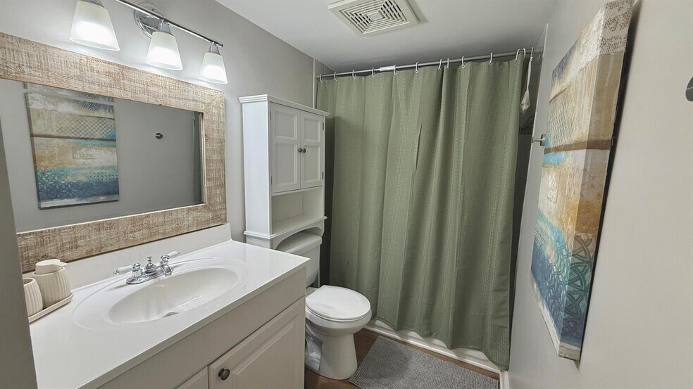 Building Photo - 401 Golden Isles Dr