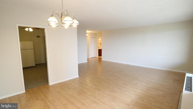 Building Photo - 3705 S George Mason Dr