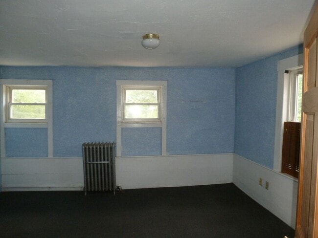Building Photo - 36 Main St