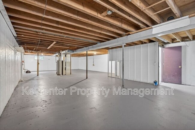 Building Photo - 12117 Castilon Ave