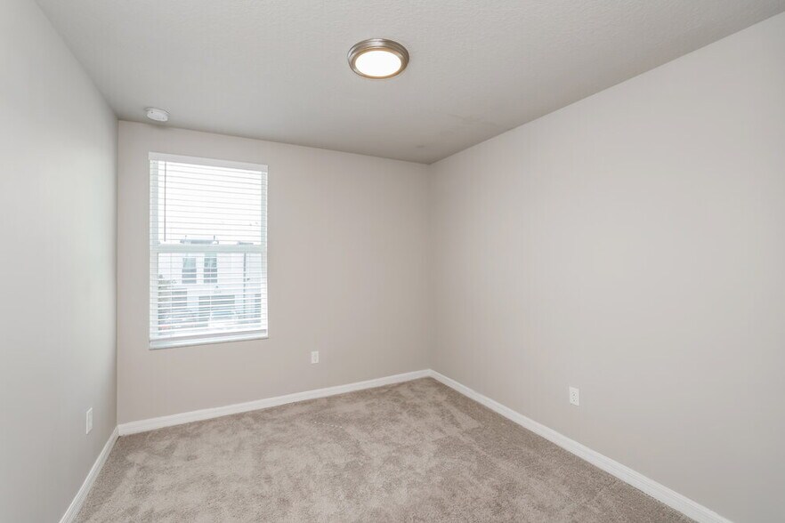 Building Photo - 3557 San Bernardino Way