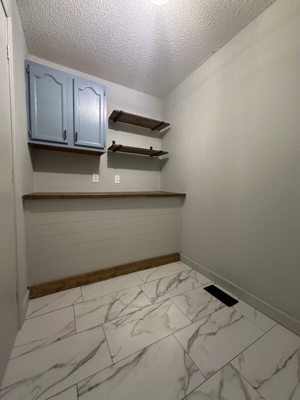 Building Photo - 5 Braxton Ln