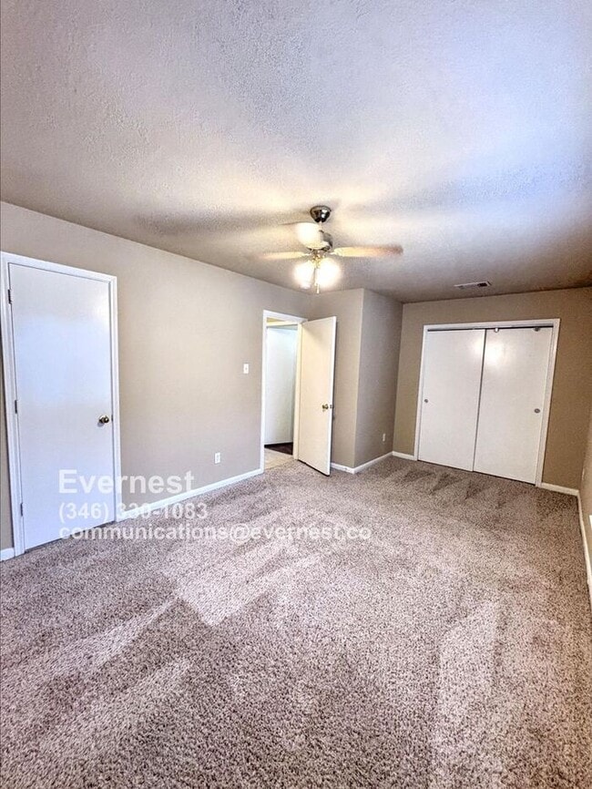 Building Photo - Beautiful 4-Bedroom Corner Lot Home in a P...