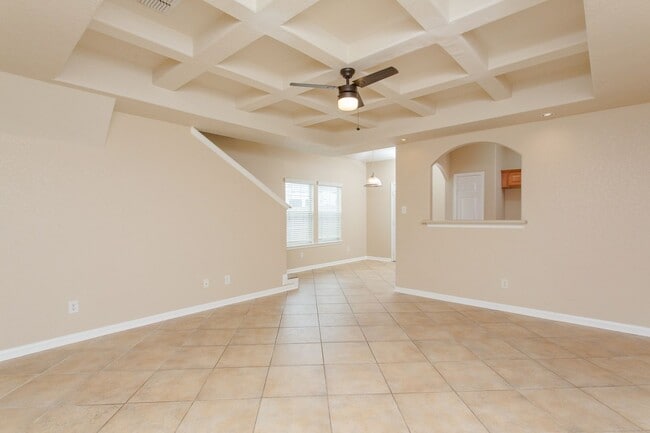 Building Photo - 3 bedroom Townhome in NW side for Rent! 50% off first months rent: November 2023 Special!