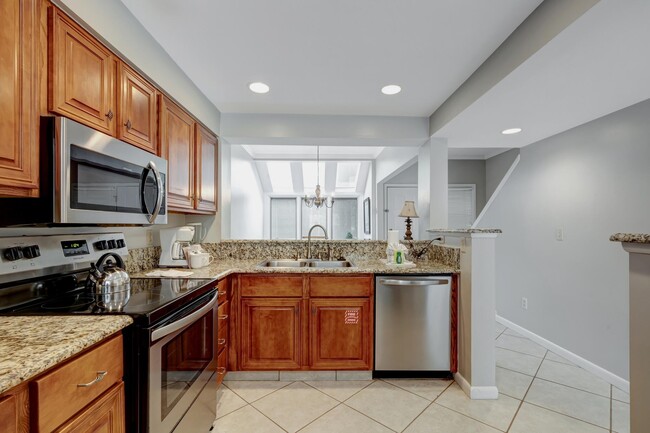 Building Photo - 5101 Beachwalk Pl