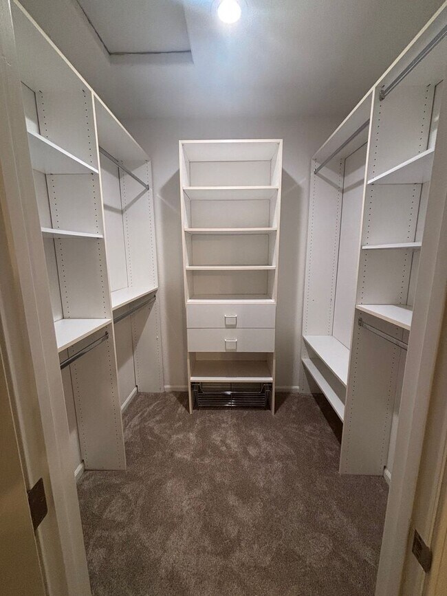 Building Photo - Single level 3 bedroom 2 bathroom Rincon V...