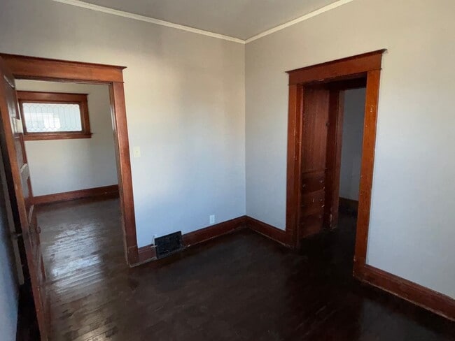 Building Photo - 3 Bedroom House Available Now!!