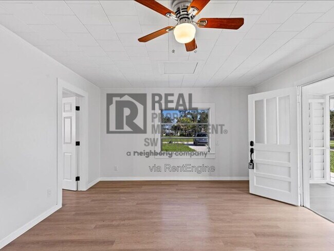 Building Photo - 8025 Roy Dr