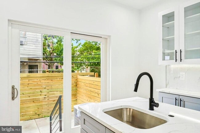 Building Photo - 2602 Earp St