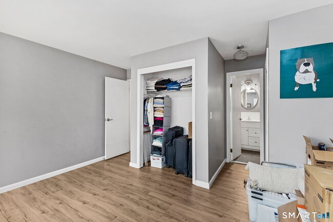 Building Photo - 22 Radio Pl