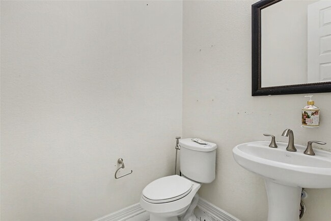 Building Photo - 10467 Lake Palmetto Dr