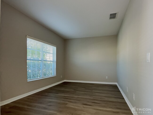 Building Photo - 310 Ardmore St