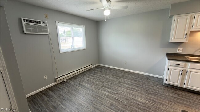 Building Photo - 229 Brunswick Dr