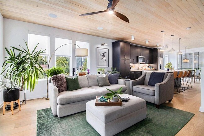 Building Photo - 395 Pratt Dr SE