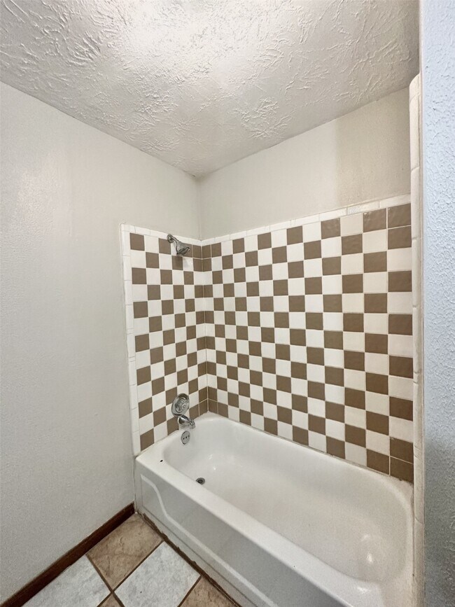 Building Photo - 2509 Wall St