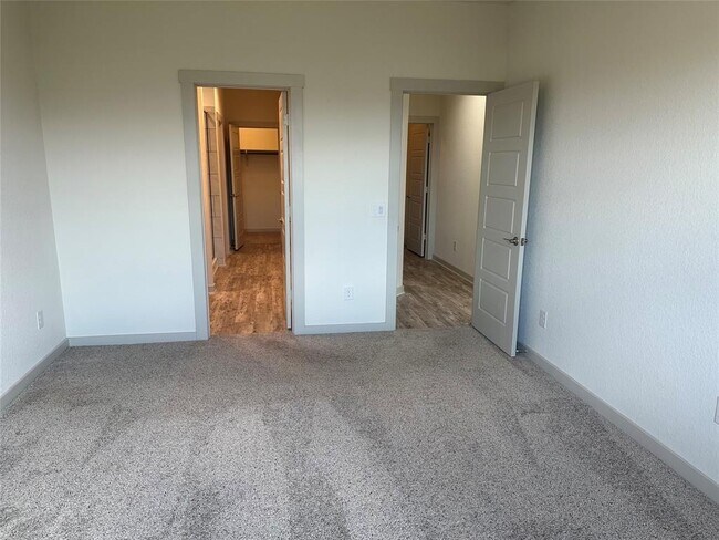 Building Photo - 288 Deserti Rd