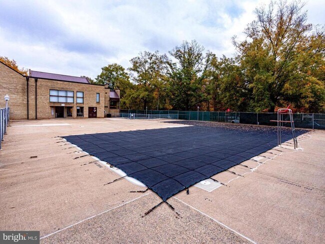 Building Photo - 7598 Gales Ct