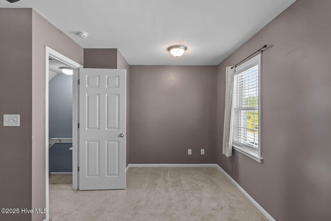 Building Photo - 415 Caldwell Loop