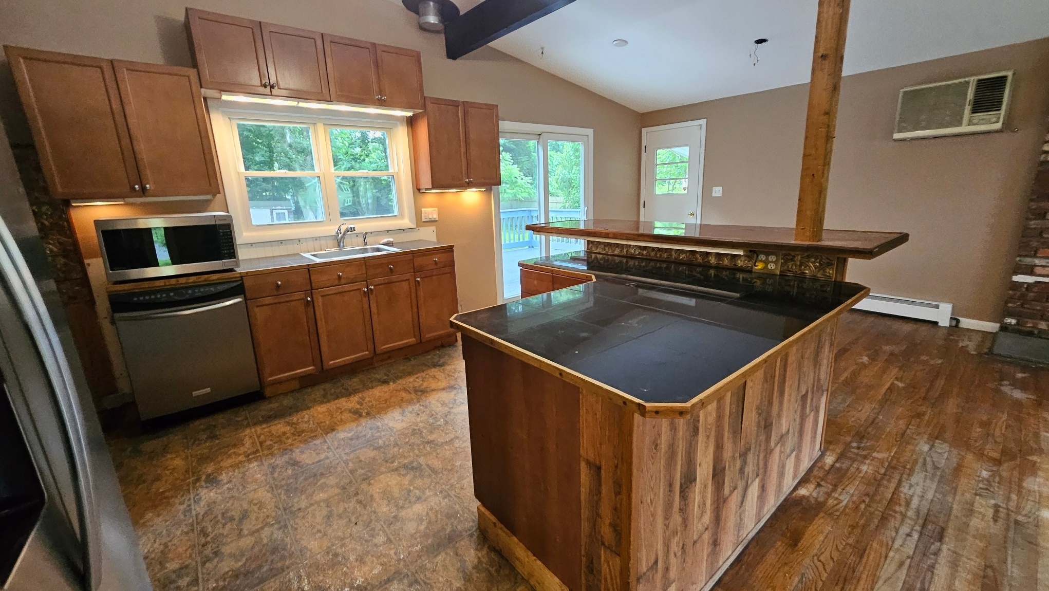 Kitchen - 5 Tudor Ct W