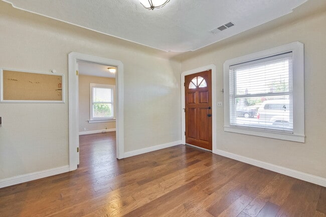 Building Photo - Cute and Cozy 1BR/1BA near downtown Sunnyvale