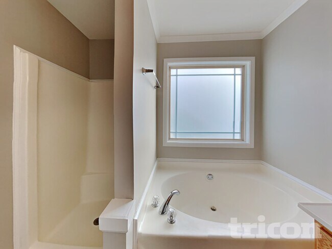 Building Photo - 209 Arbor Dr
