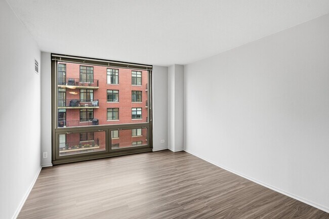 Building Photo - 1138 N Dearborn St