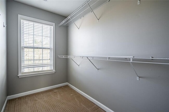 Building Photo - 2302 Towneheights Terrace SE