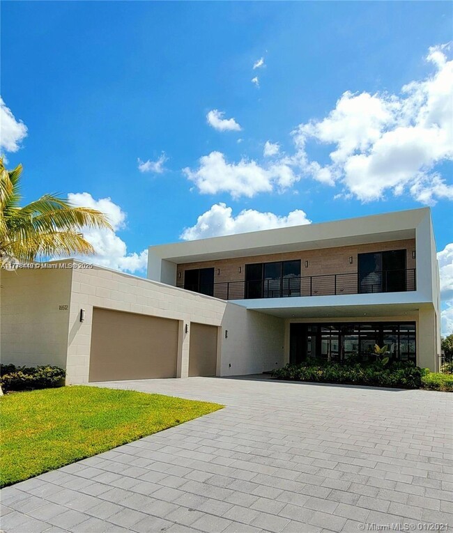 Building Photo - 16512 Botaniko Dr N