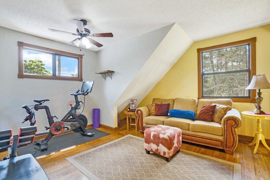 Building Photo - 13050 Marcella Blvd