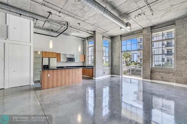 Building Photo - 434 NW 1st Ave