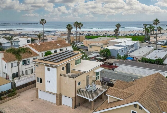 Primary Photo - Furnished Stunning 3bd/ 3ba Ocean Beach de...