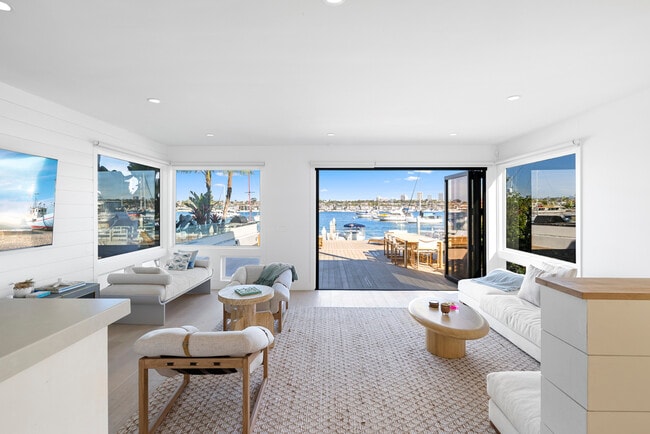 Building Photo - 1126 E Balboa Blvd