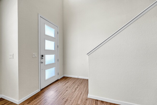 Building Photo - $2,195.95-  3 Bed, 2.5-Bath townhome in CO Springs with Central AC