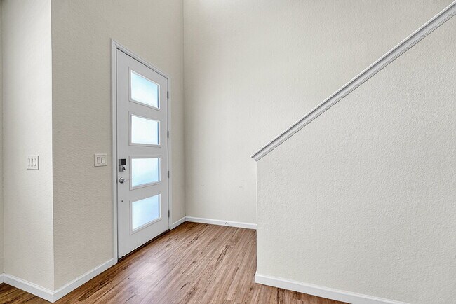 Building Photo - $2,295.95-  3 Bed, 2.5-Bath townhome in CO Springs with Central AC