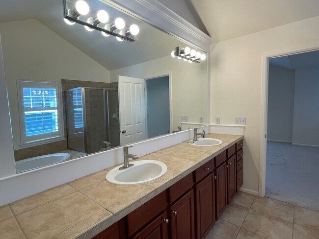 Building Photo - Well maintained 3bd Issaquah Highlands Tow...
