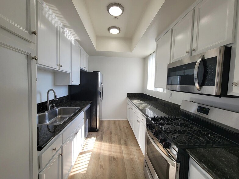 Primary Photo - 1725 Butler Ave