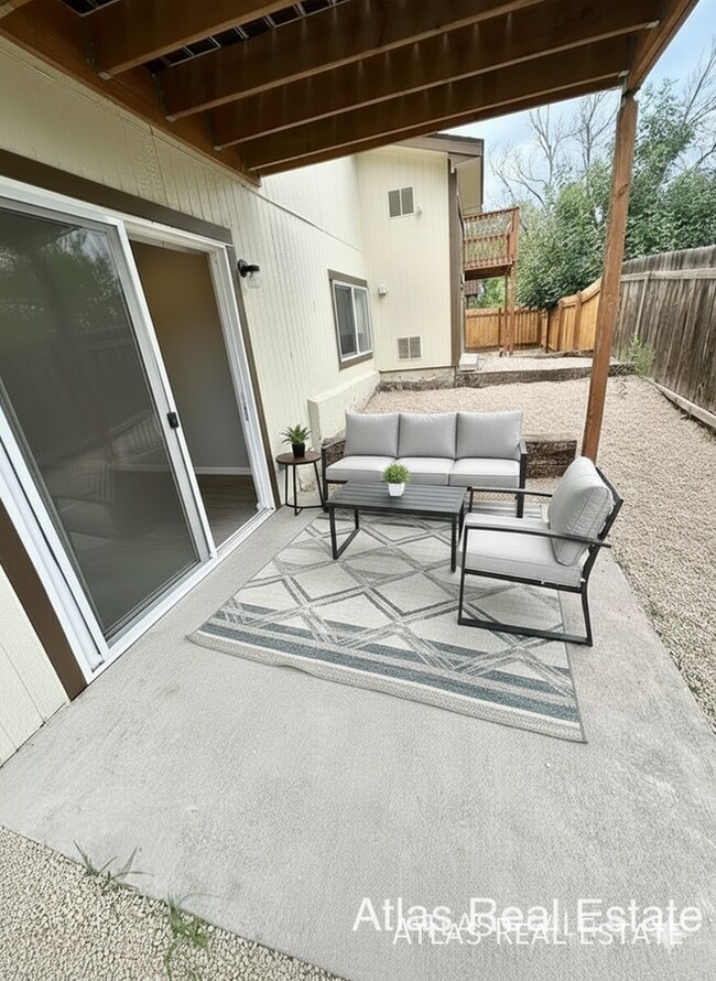 Building Photo - 6741 Dublin Loop W